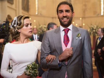 Carmen e I&ntilde;aki en el altar