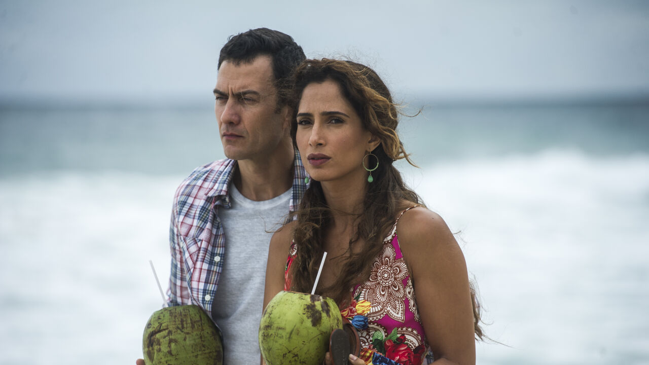 Актёры сериала вавилон бразилия. Вавилон турецкий сериал дениз. Актриса адриана эстевес. Вавилон 2015. Вавилонская башня бразильский сериал.