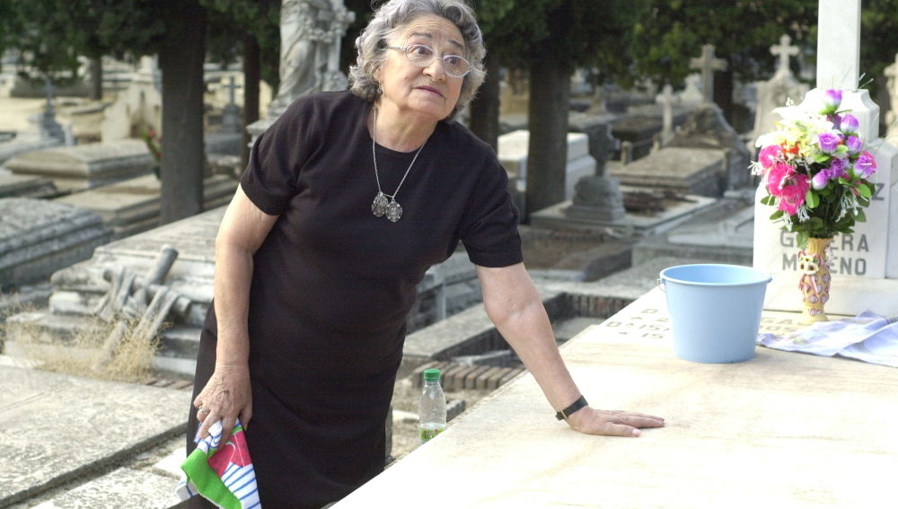 Isabel Oscar es Críspula en 'Mis adorables vecinos'