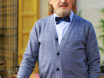 Mariano Pe&ntilde;a es Don Benito Benjumea en 'All&iacute; Abajo'