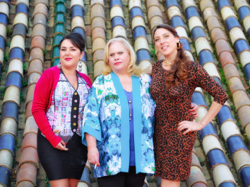 Carmina Barrios, Carmen Frigolet y Antonia G&oacute;mez, las vecinas en 'All&iacute; Abajo'