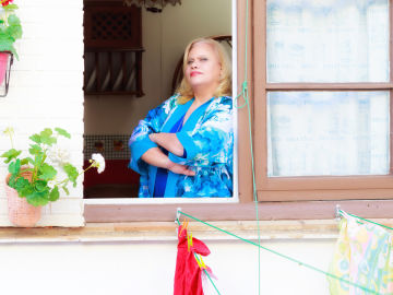 Carmina Barrios es Luci en 'All&iacute; Abajo'