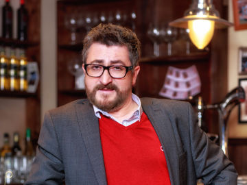 Gorka Aguinagalde es Koldo en 'All&iacute; Abajo'