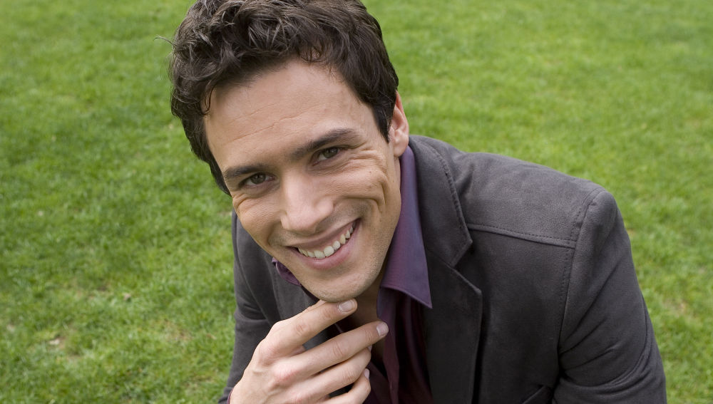 Roger Berruezo es Óscar Reyes