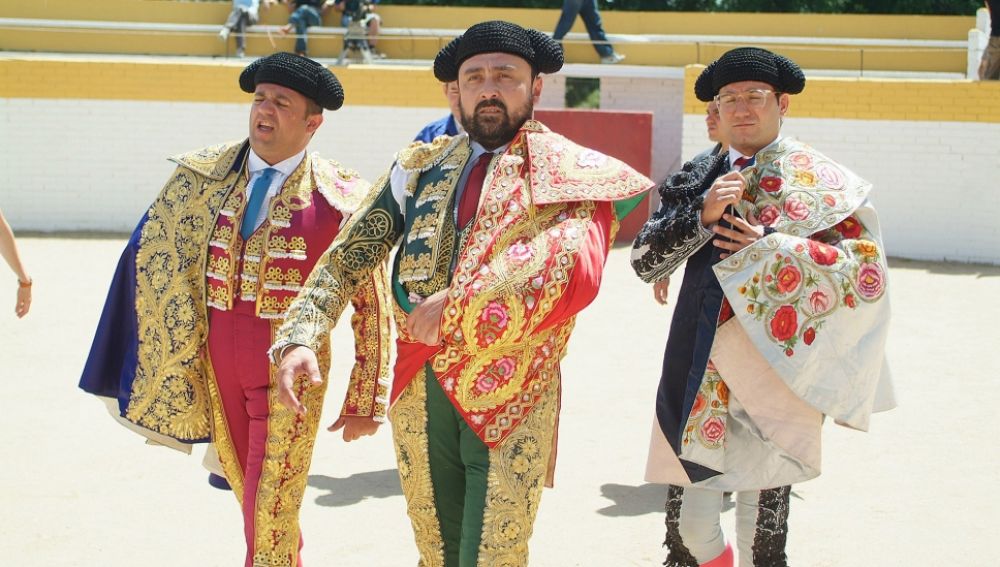 Los hombres de Paco buscan que no les pille el toro