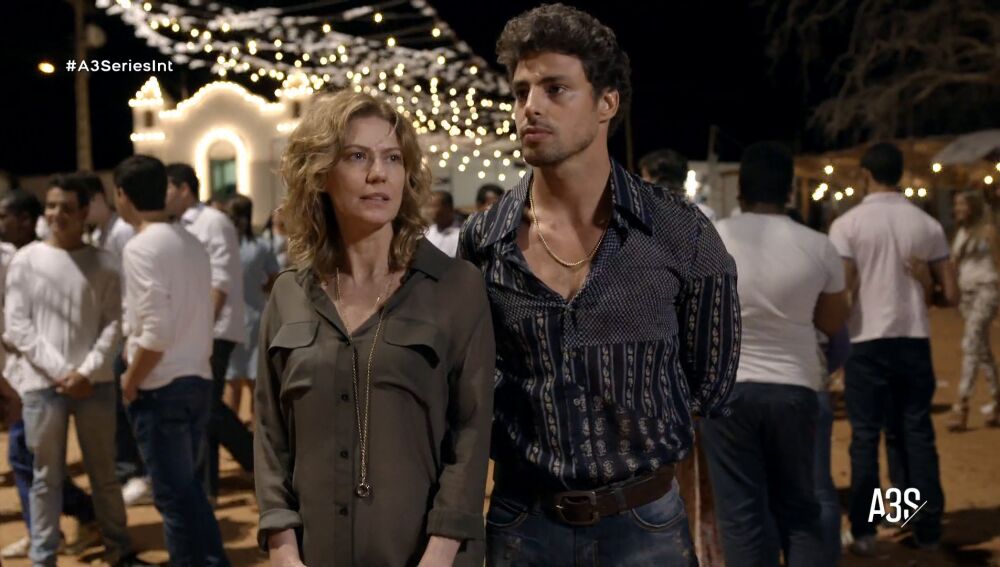 La vida de Leandro peligra al ser descubierto con Isabel, en el nuevo episodio de 'Amores Robados'